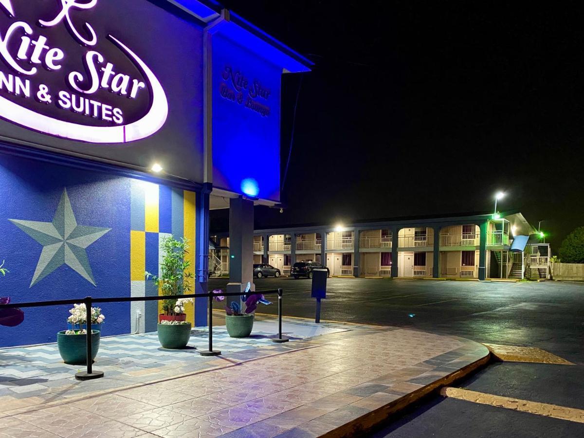 R Nite Star Inn And Suites -Home Of The Cowboys & Rangers Арлингтон Экстерьер фото