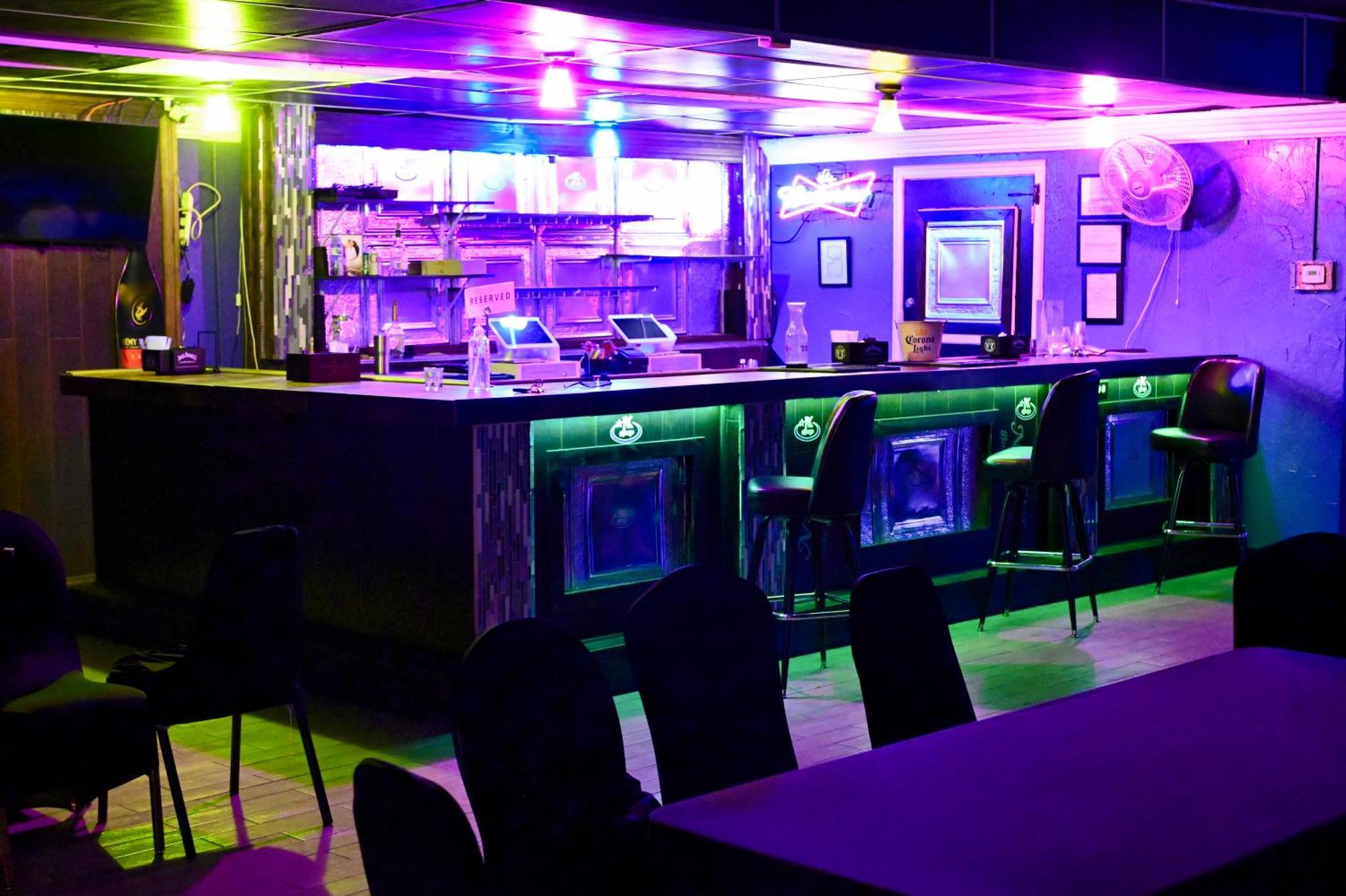 R Nite Star Inn And Suites -Home Of The Cowboys & Rangers Арлингтон Экстерьер фото